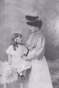 Олга Кирчева с майка си Елена Снежина